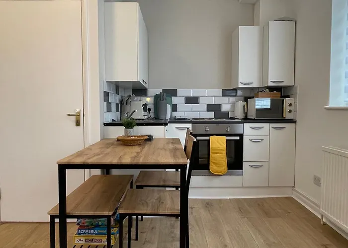 Cosy Modern Pet Friendly Garden 5 Min To Station
