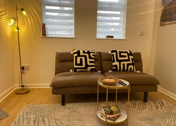 Cosy Modern Pet Friendly Garden 5 Min To Station